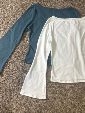Lot of 2 New Trendy Queen stretch Tops Long Bell Sleeves - Teal & White Size L